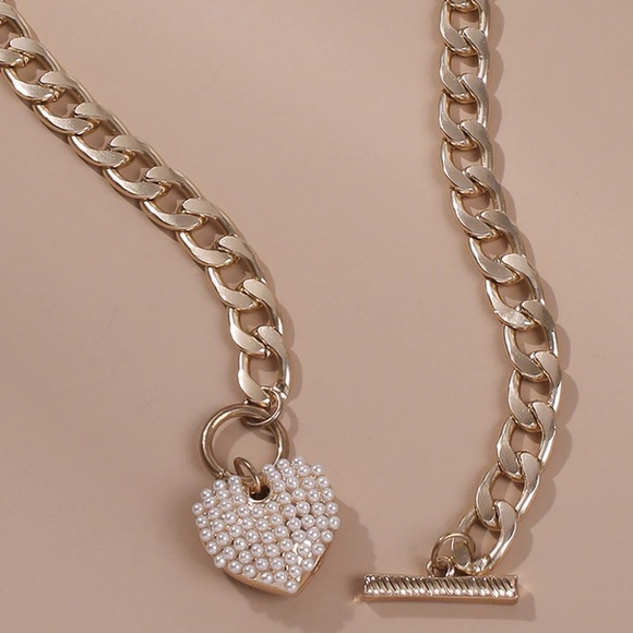 Pearl Heart Pendant Curb Chain Necklace - Picture 6 of 6
